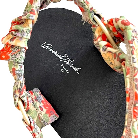 Universal Threads Women’s Sandals Floral Print Size 9 - Picture 5 of 6